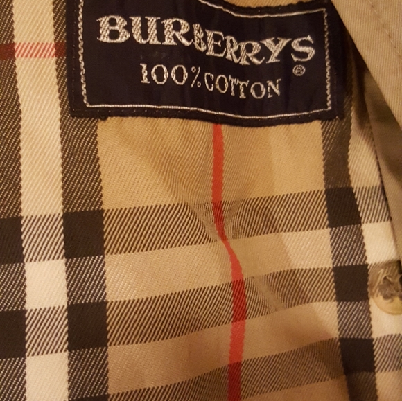 Burberry mens rain coat - Picture 2 of 6